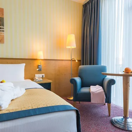 Strand-hotel Huebner